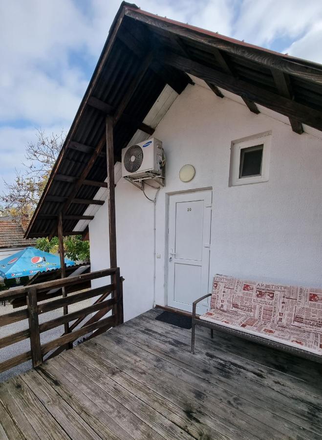 Villa Elena Yanoshi Exterior photo