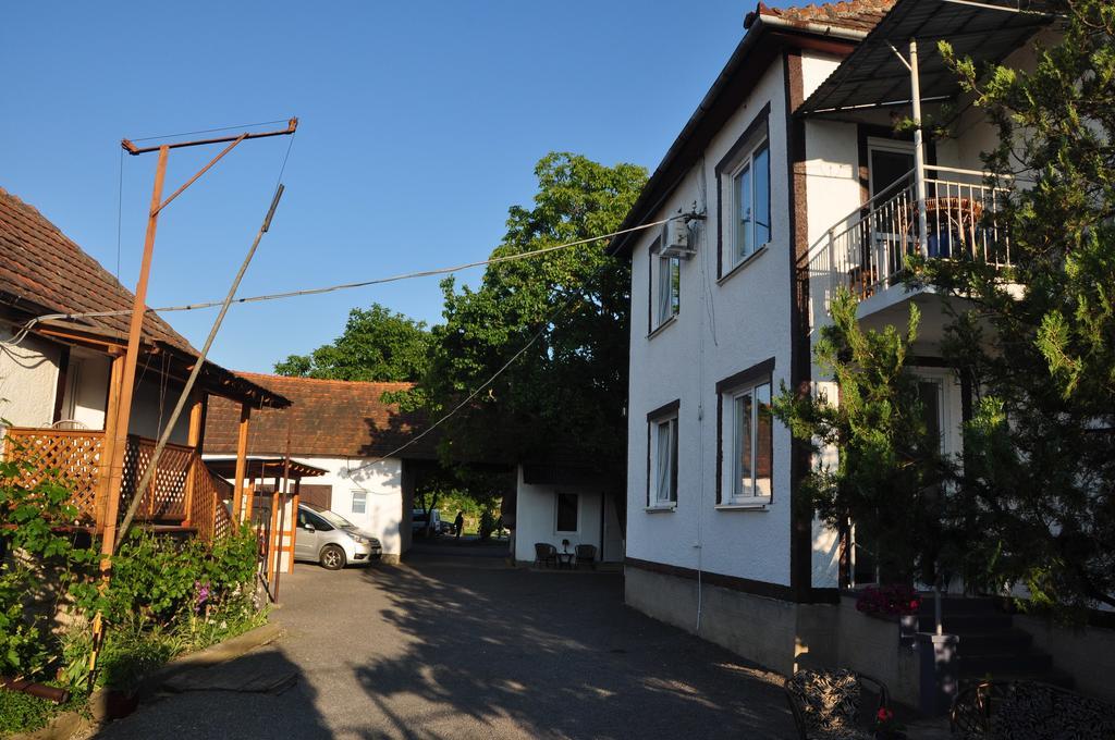 Villa Elena Yanoshi Exterior photo